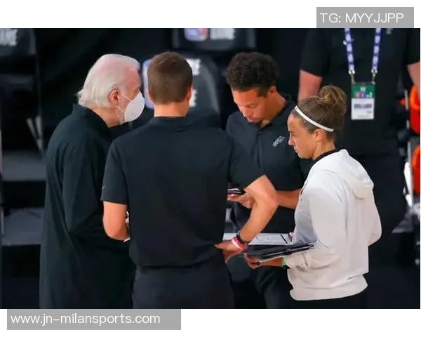 米奇约翰逊：客场挑战增强球队凝聚力与团结精神